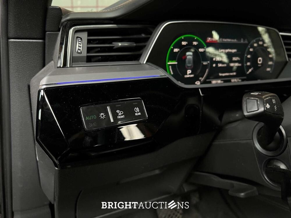 Audi e-tron 55 Quattro Advanced 95 kWh 360pk 2019 (Origineel-NL), G-111-ZL