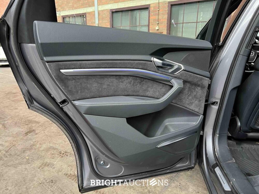 Audi e-tron 55 Quattro Advanced 95 kWh 360pk 2019 (Origineel-NL), G-111-ZL