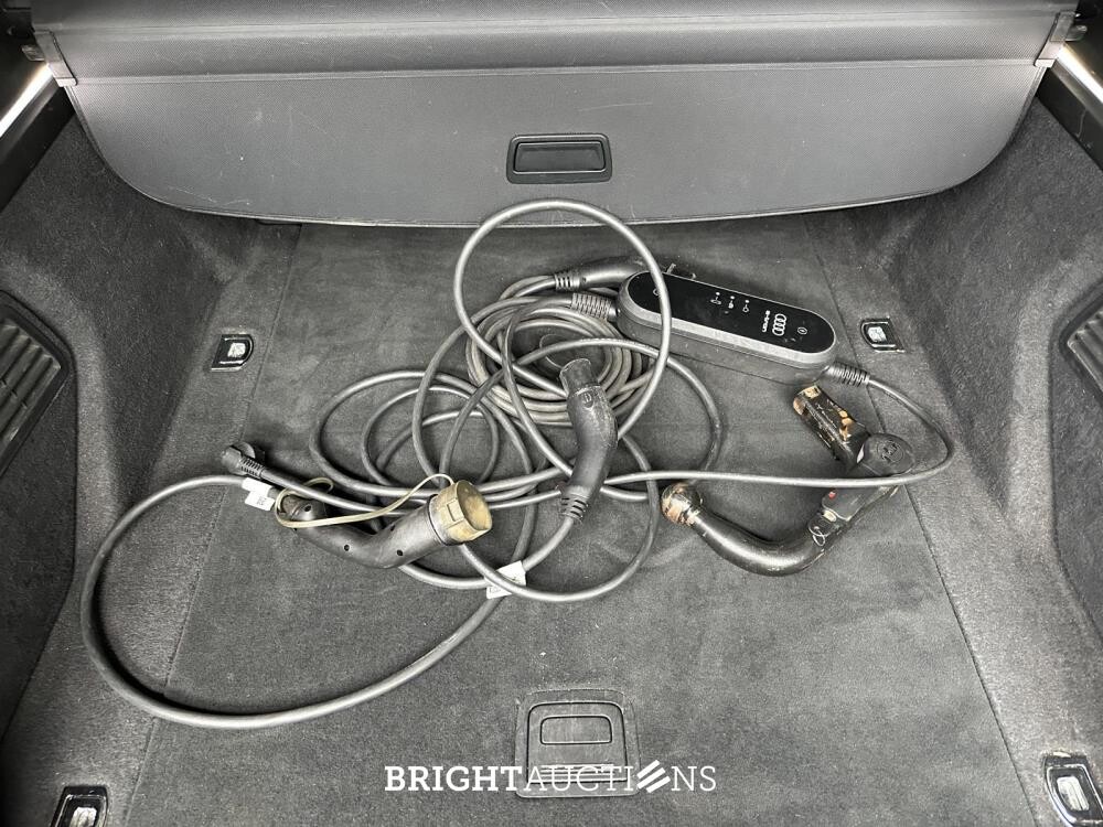 Audi e-tron 55 Quattro Advanced 95 kWh 360pk 2019 (Origineel-NL), G-176-XS