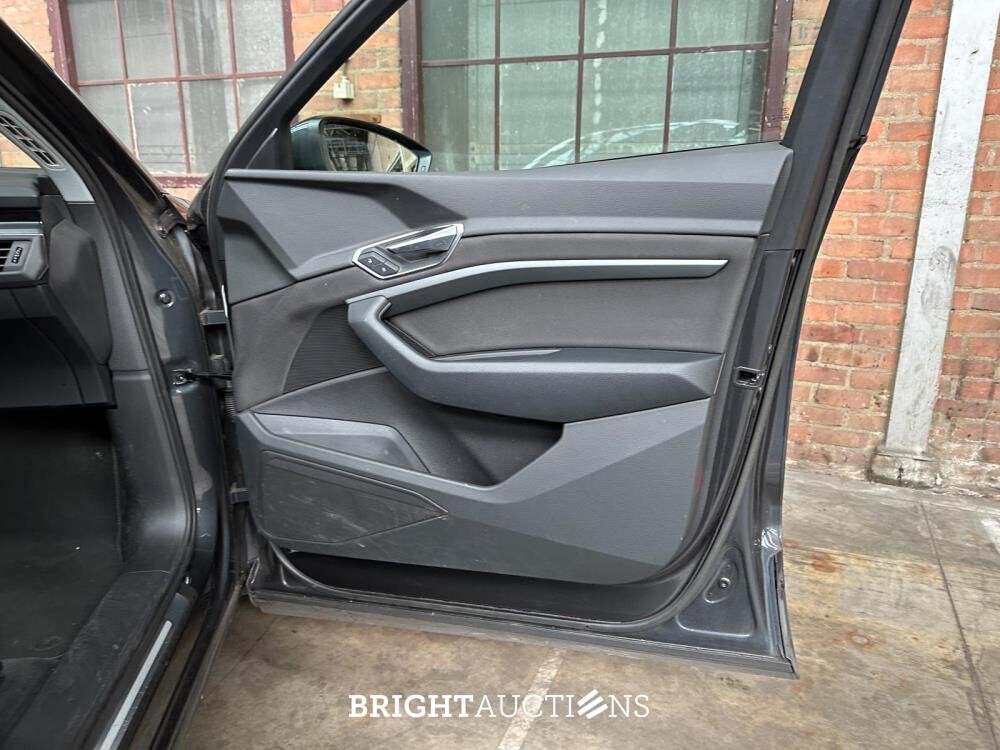 Audi e-tron 55 Quattro Advanced 95 kWh 360pk 2019 (Origineel-NL), G-176-XS