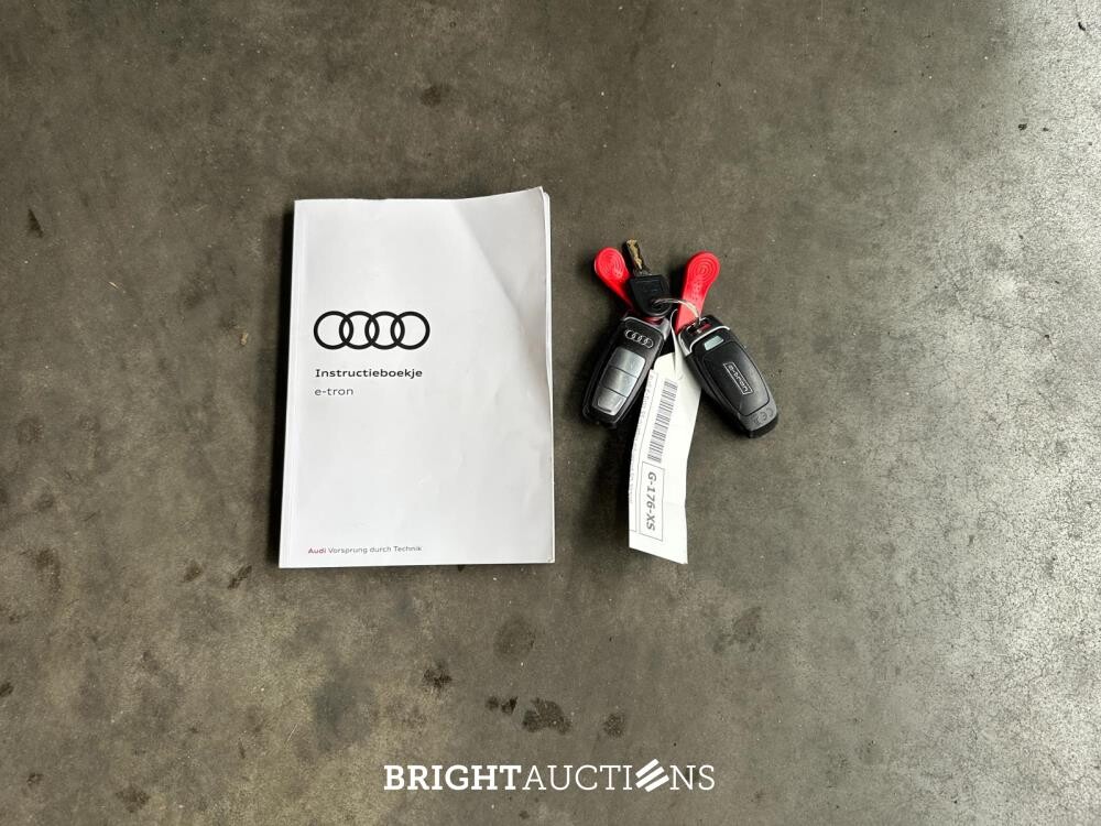 Audi e-tron 55 Quattro Advanced 95 kWh 360pk 2019 (Origineel-NL), G-176-XS