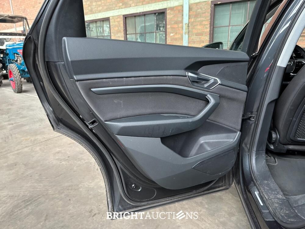 Audi e-tron 55 Quattro Advanced 95 kWh 360pk 2019 (Origineel-NL), G-176-XS