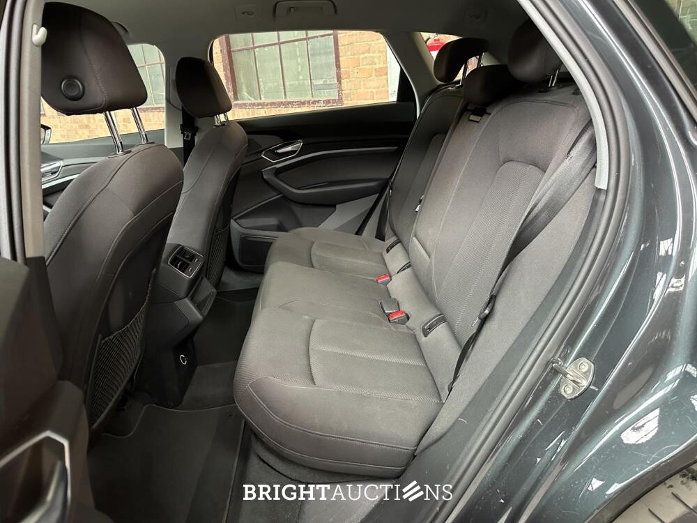 Audi e-tron 55 Quattro Advanced 95 kWh 360pk 2019 (Origineel-NL), G-176-XS