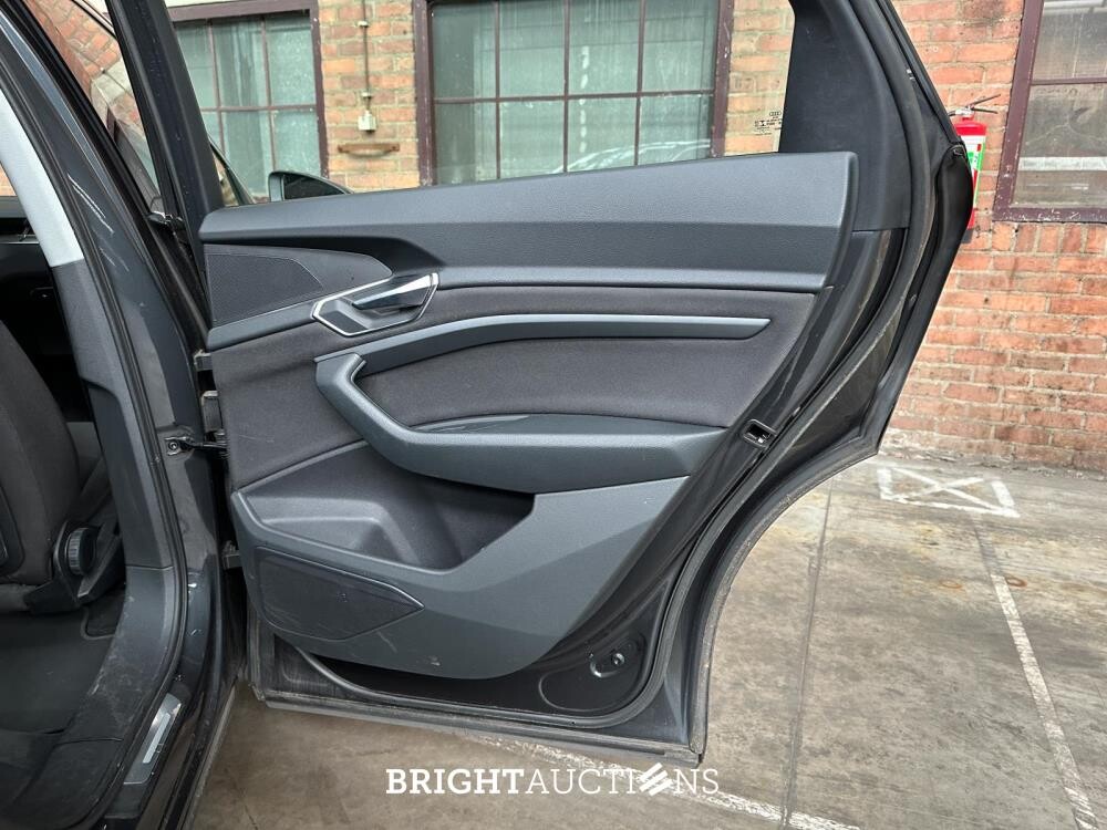 Audi e-tron 55 Quattro Advanced 95 kWh 360pk 2019 (Origineel-NL), G-176-XS