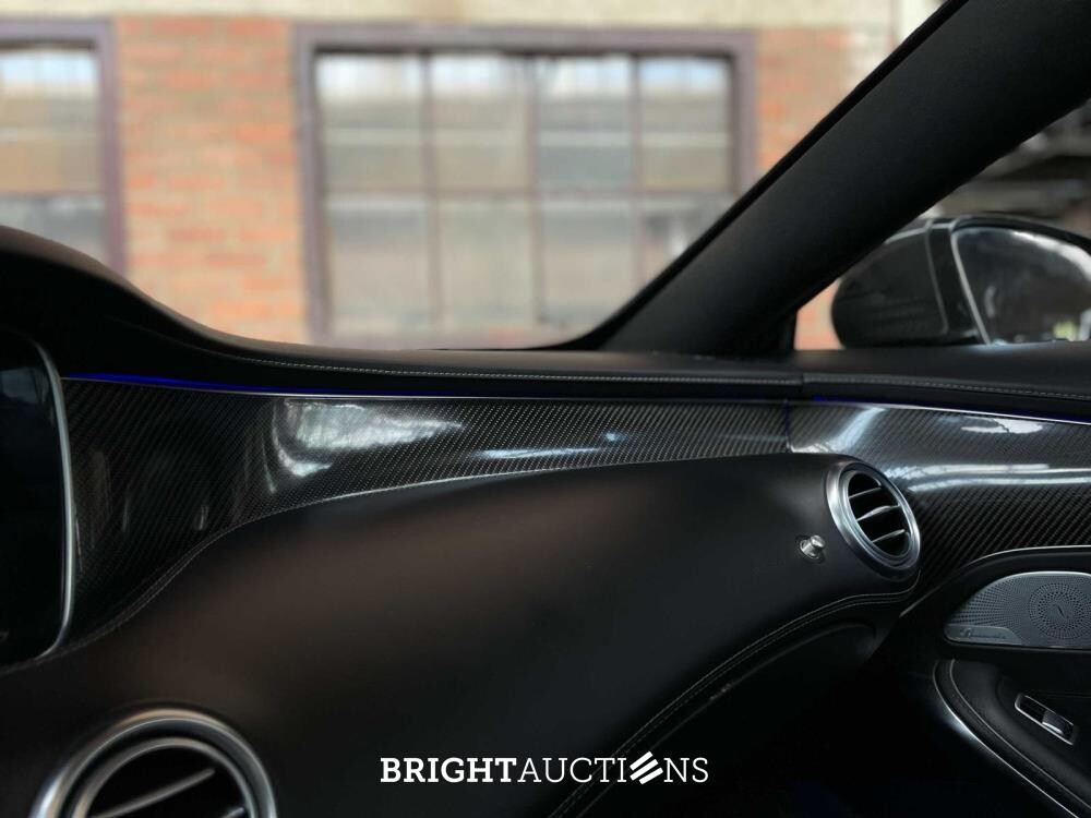 Mercedes-AMG S63 AMG 5.5 V8 4Matic 585pk 2015 S-Klasse Coupe Mercedes-Benz, N-942-DN