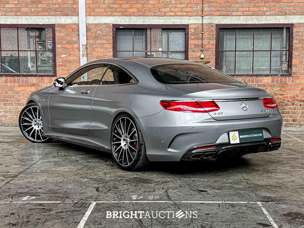 Mercedes-AMG S63 AMG 5.5 V8 4Matic 585pk 2015 S-Klasse Coupe Mercedes-Benz, N-942-DN