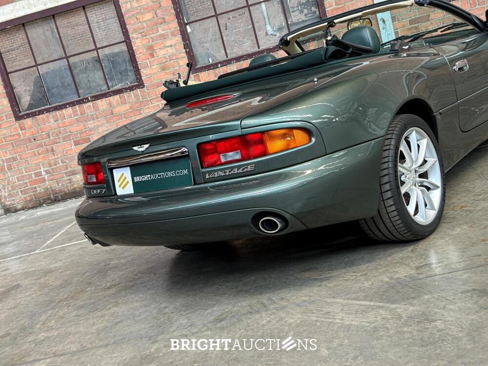 Aston Martin DB7 Volante 5.9 V12 Vantage Touchtronic 420pk 2002 (Origineel-NL), 40-JB-ZG Youngtimer