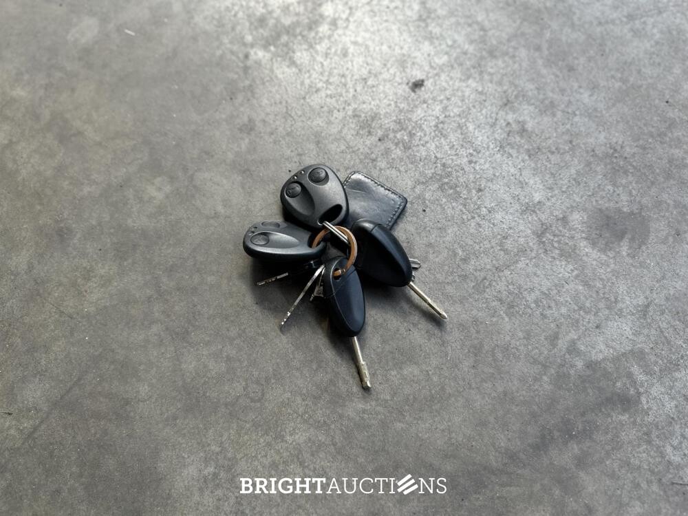 Aston Martin DB7 Volante 5.9 V12 Vantage Touchtronic 420pk 2002 (Origineel-NL), 40-JB-ZG Youngtimer