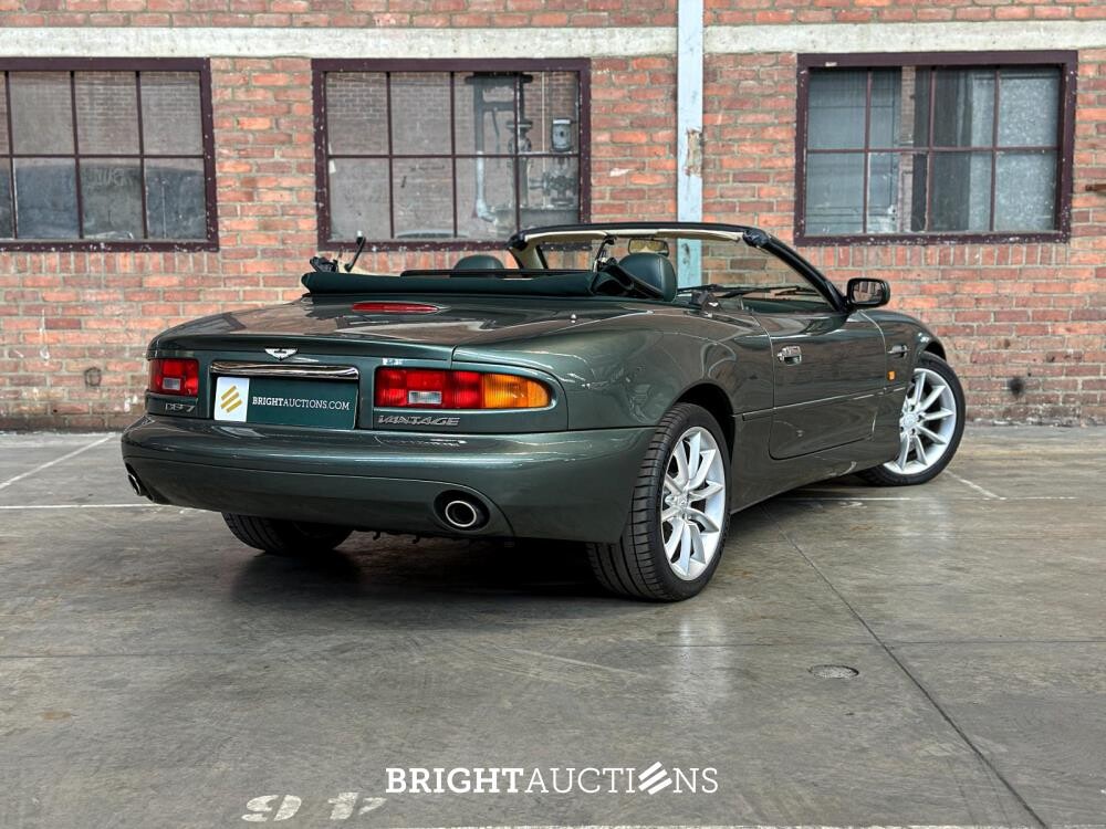 Aston Martin DB7 Volante 5.9 V12 Vantage Touchtronic 420pk 2002 (Origineel-NL), 40-JB-ZG Youngtimer