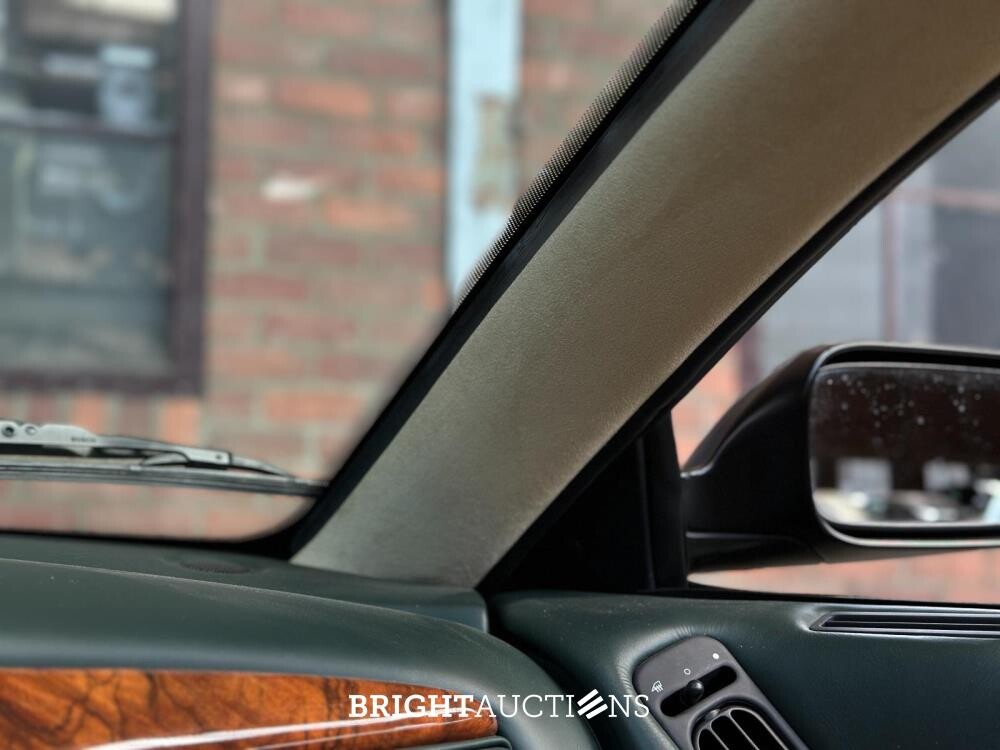 Aston Martin DB7 Volante 5.9 V12 Vantage Touchtronic 420pk 2002 (Origineel-NL), 40-JB-ZG Youngtimer