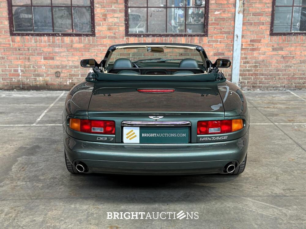Aston Martin DB7 Volante 5.9 V12 Vantage Touchtronic 420pk 2002 (Origineel-NL), 40-JB-ZG Youngtimer