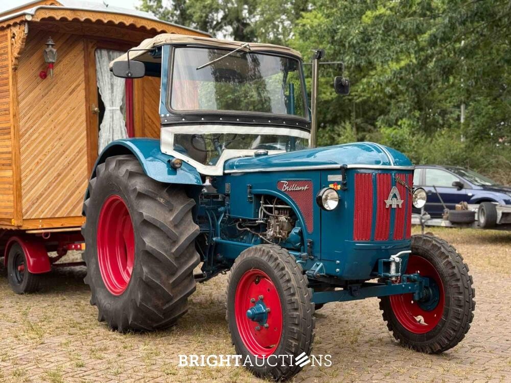 Rifra Saloon (EIGENBOUW - Pipowagen) 1953, LPL-80-D + Hanomag R442T-Brillant Tractor 42pk 1962, TDJ-78-P
