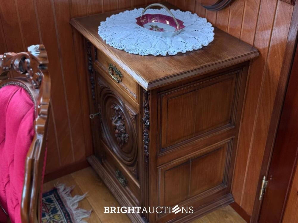 Rifra Saloon (EIGENBOUW - Pipowagen) 1953, LPL-80-D + Hanomag R442T-Brillant Tractor 42pk 1962, TDJ-78-P