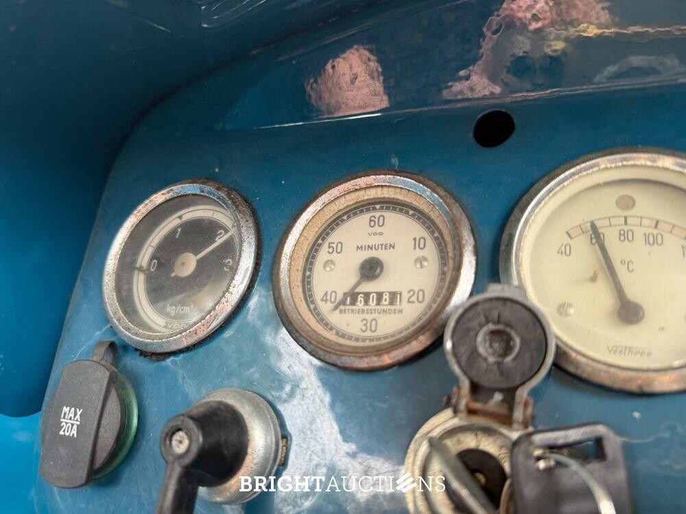 Rifra Saloon (EIGENBOUW - Pipowagen) 1953, LPL-80-D + Hanomag R442T-Brillant Tractor 42pk 1962, TDJ-78-P