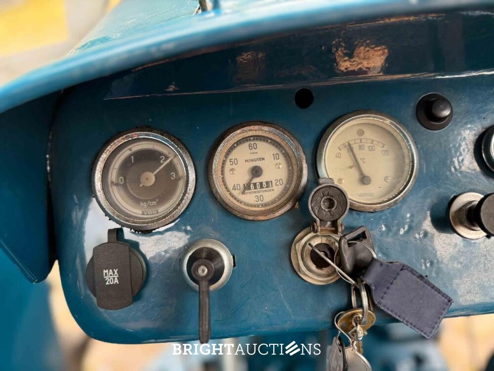 Rifra Saloon (EIGENBOUW - Pipowagen) 1953, LPL-80-D + Hanomag R442T-Brillant Tractor 42pk 1962, TDJ-78-P