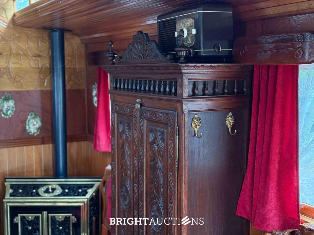 Rifra Saloon (EIGENBOUW - Pipowagen) 1953, LPL-80-D + Hanomag R442T-Brillant Tractor 42pk 1962, TDJ-78-P