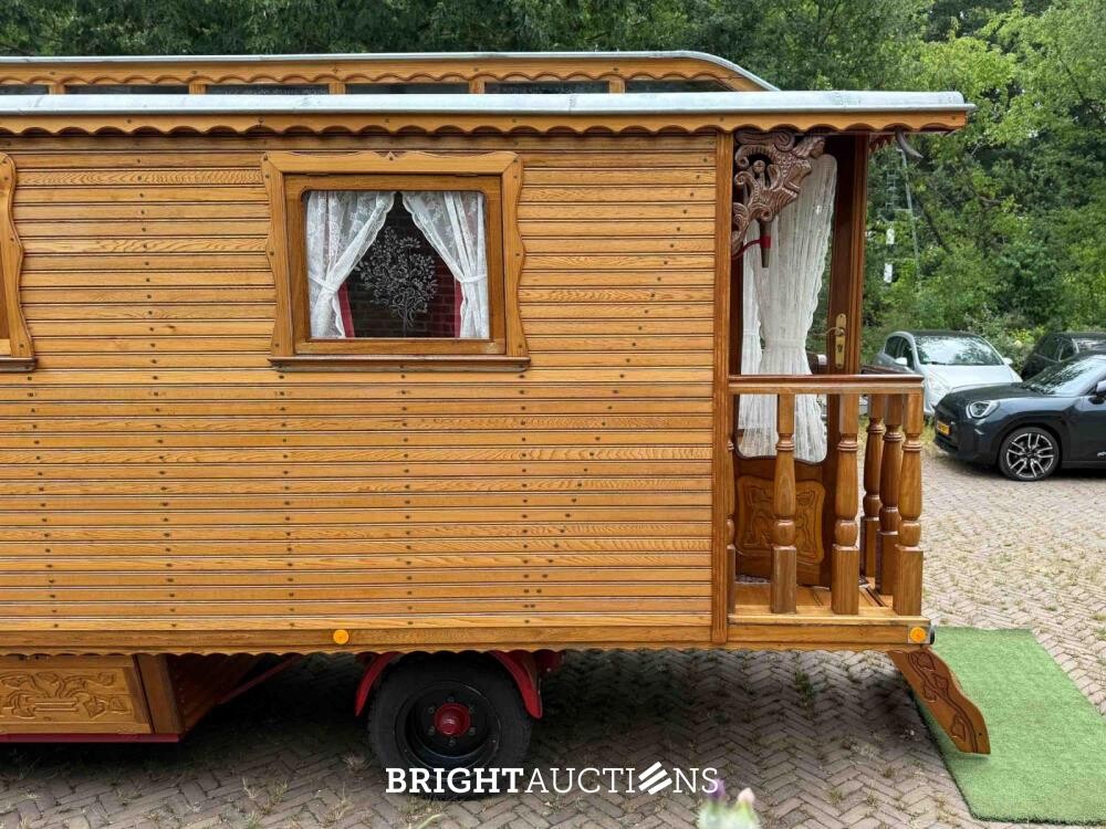 Rifra Saloon (EIGENBOUW - Pipowagen) 1953, LPL-80-D + Hanomag R442T-Brillant Tractor 42pk 1962, TDJ-78-P