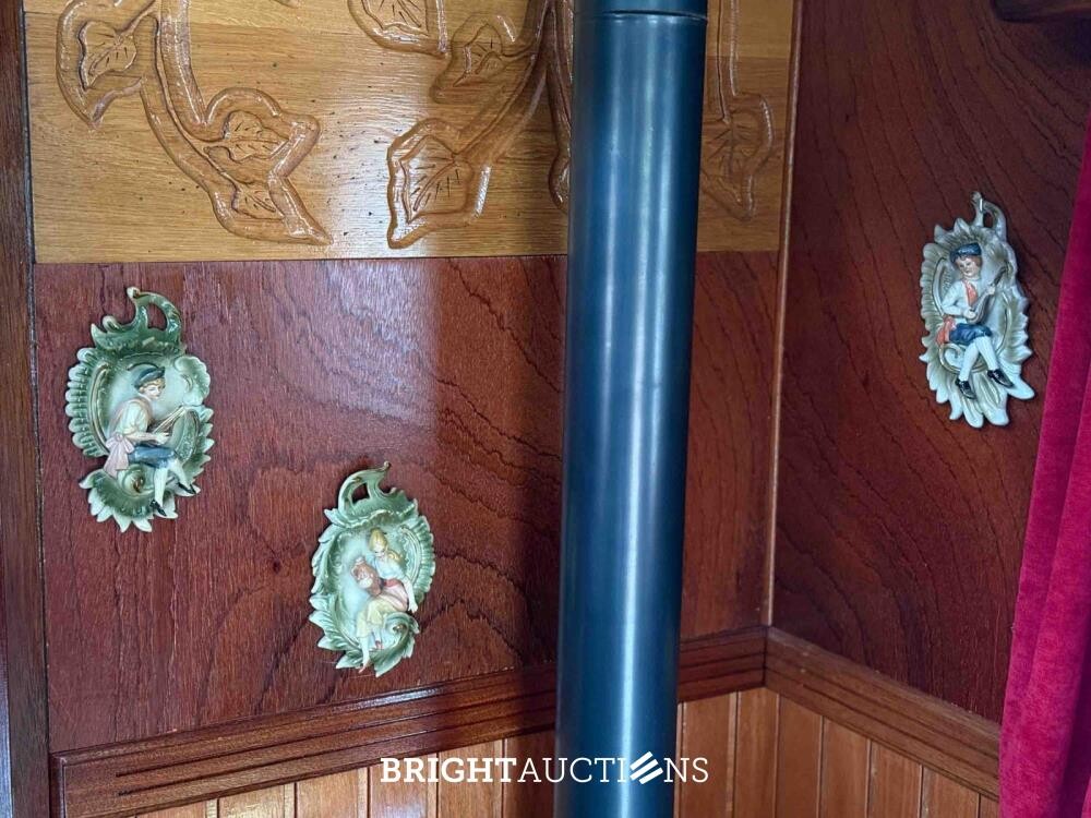 Rifra Saloon (EIGENBOUW - Pipowagen) 1953, LPL-80-D + Hanomag R442T-Brillant Tractor 42pk 1962, TDJ-78-P