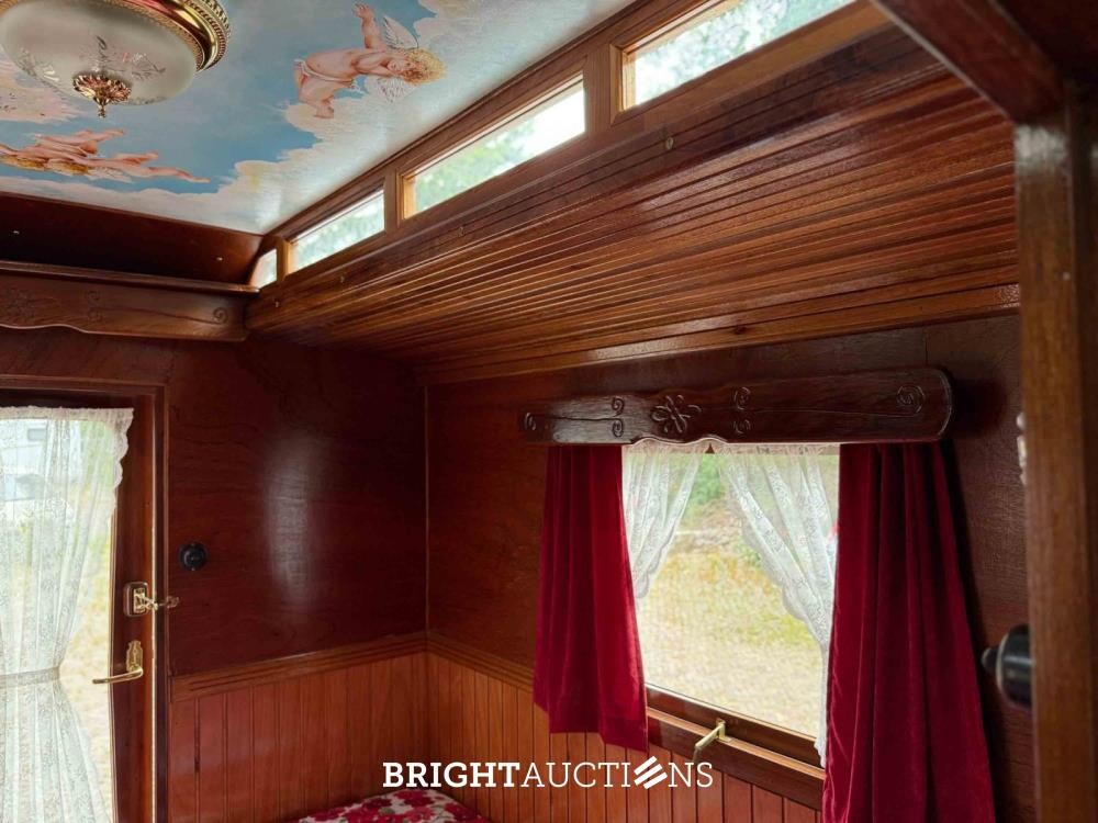 Rifra Saloon (EIGENBOUW - Pipowagen) 1953, LPL-80-D + Hanomag R442T-Brillant Tractor 42pk 1962, TDJ-78-P