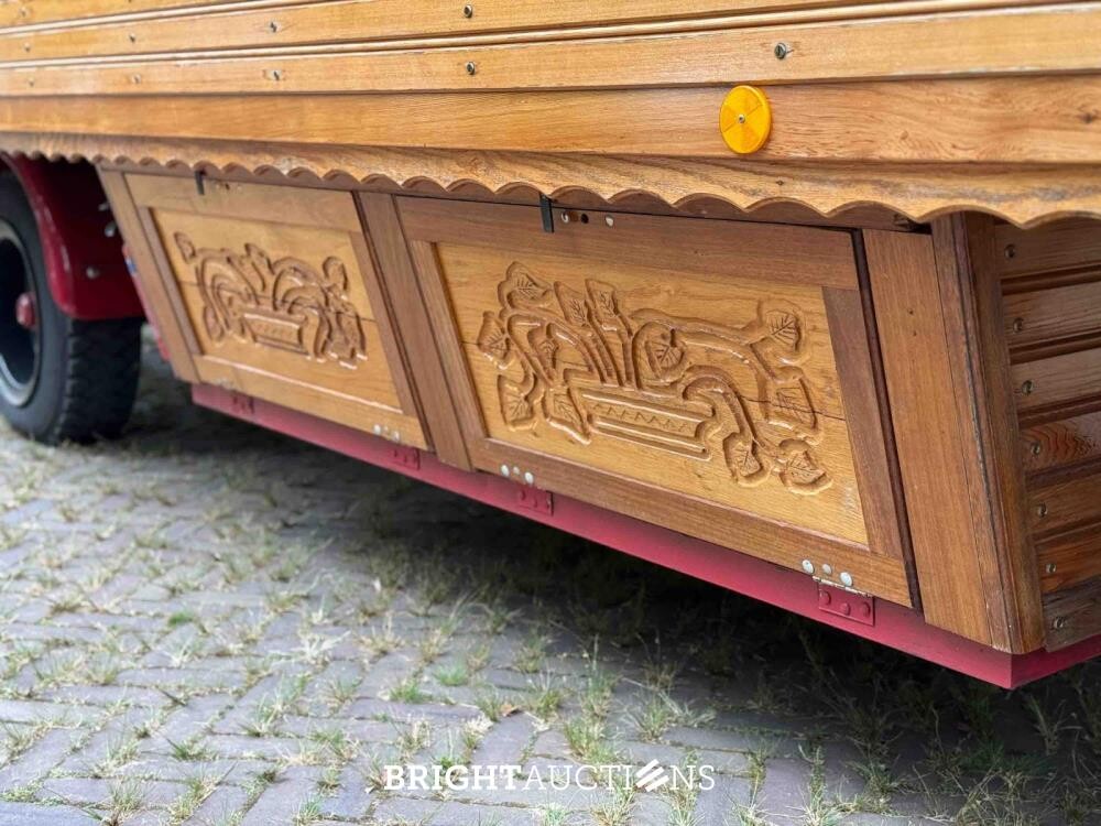 Rifra Saloon (EIGENBOUW - Pipowagen) 1953, LPL-80-D + Hanomag R442T-Brillant Tractor 42pk 1962, TDJ-78-P