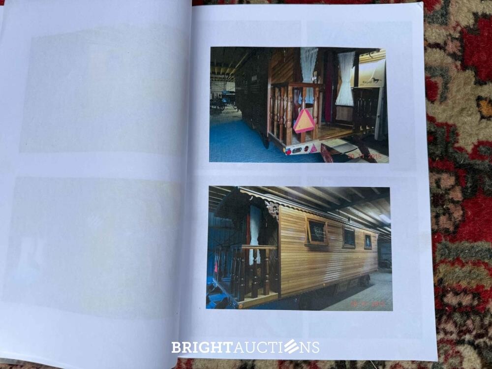 Rifra Saloon (EIGENBOUW - Pipowagen) 1953, LPL-80-D + Hanomag R442T-Brillant Tractor 42pk 1962, TDJ-78-P