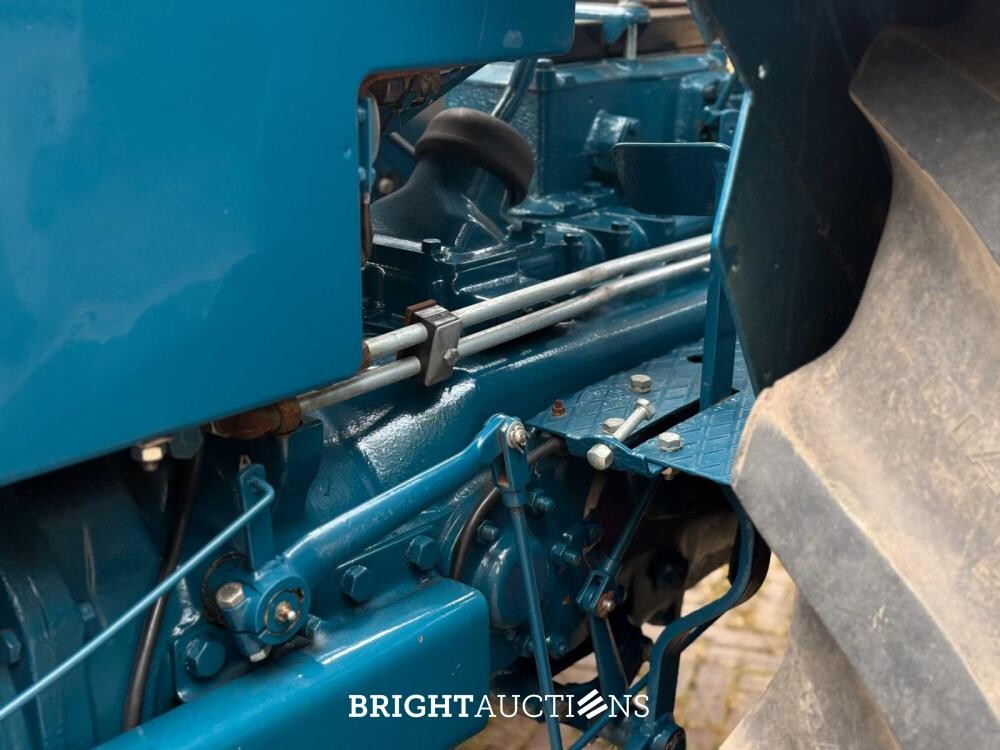 Rifra Saloon (EIGENBOUW - Pipowagen) 1953, LPL-80-D + Hanomag R442T-Brillant Tractor 42pk 1962, TDJ-78-P