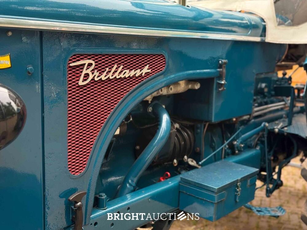 Rifra Saloon (EIGENBOUW - Pipowagen) 1953, LPL-80-D + Hanomag R442T-Brillant Tractor 42pk 1962, TDJ-78-P