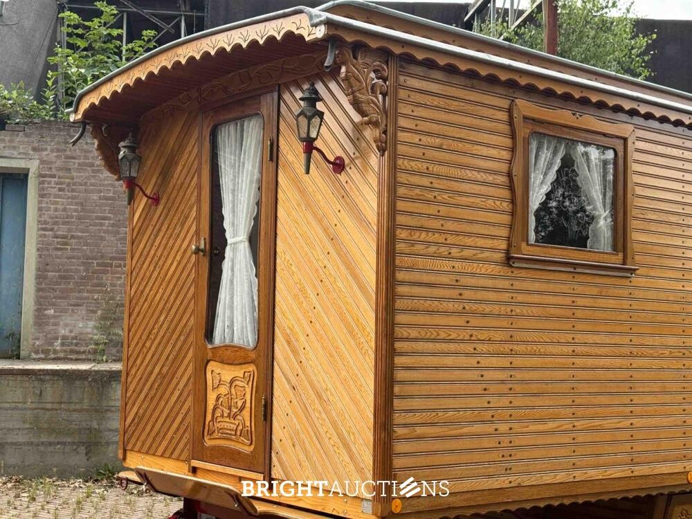 Rifra Saloon (EIGENBOUW - Pipowagen) 1953, LPL-80-D + Hanomag R442T-Brillant Tractor 42pk 1962, TDJ-78-P