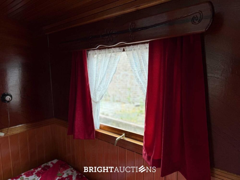 Rifra Saloon (EIGENBOUW - Pipowagen) 1953, LPL-80-D + Hanomag R442T-Brillant Tractor 42pk 1962, TDJ-78-P