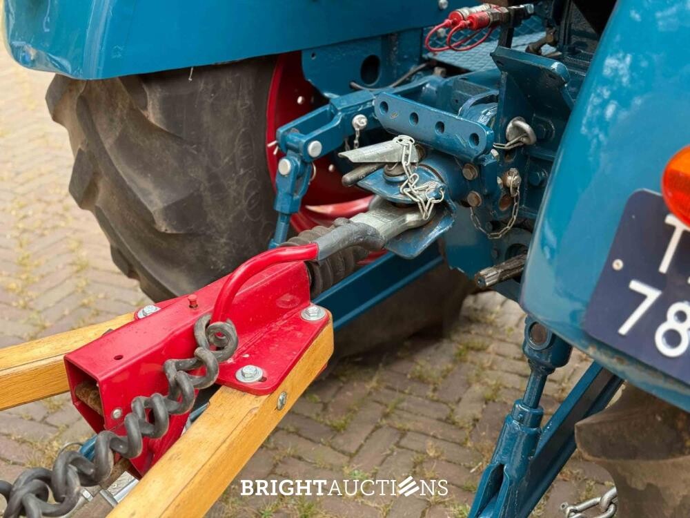 Rifra Saloon (EIGENBOUW - Pipowagen) 1953, LPL-80-D + Hanomag R442T-Brillant Tractor 42pk 1962, TDJ-78-P