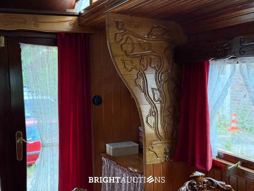 Rifra Saloon (EIGENBOUW - Pipowagen) 1953, LPL-80-D + Hanomag R442T-Brillant Tractor 42pk 1962, TDJ-78-P