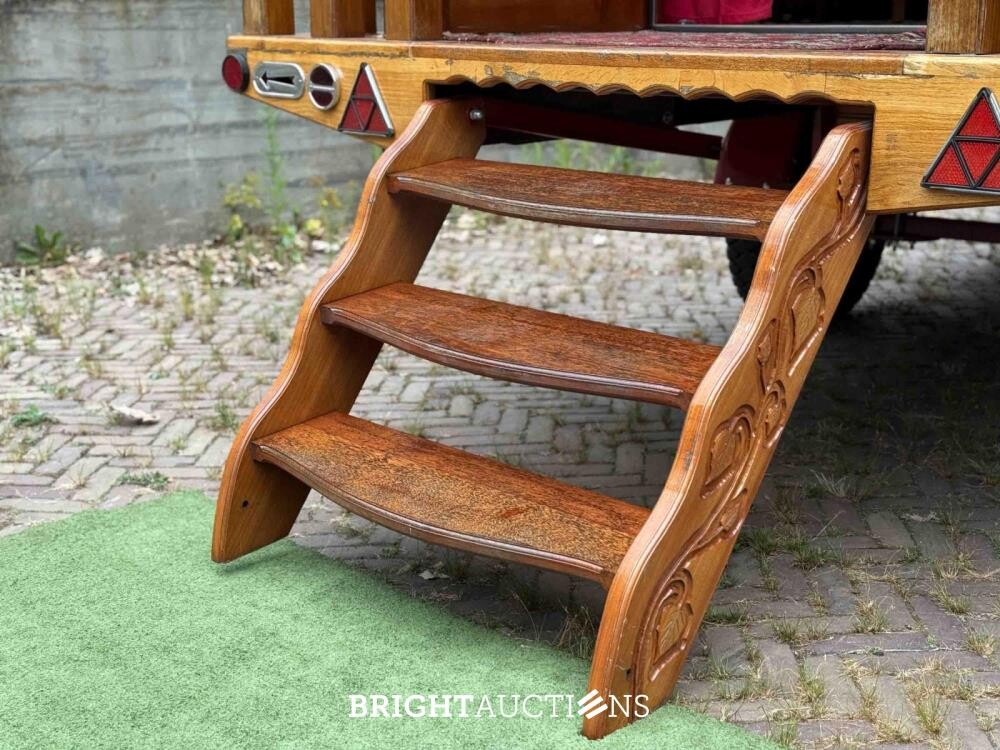 Rifra Saloon (EIGENBOUW - Pipowagen) 1953, LPL-80-D + Hanomag R442T-Brillant Tractor 42pk 1962, TDJ-78-P