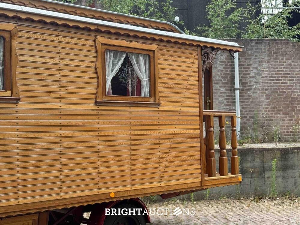 Rifra Saloon (EIGENBOUW - Pipowagen) 1953, LPL-80-D + Hanomag R442T-Brillant Tractor 42pk 1962, TDJ-78-P