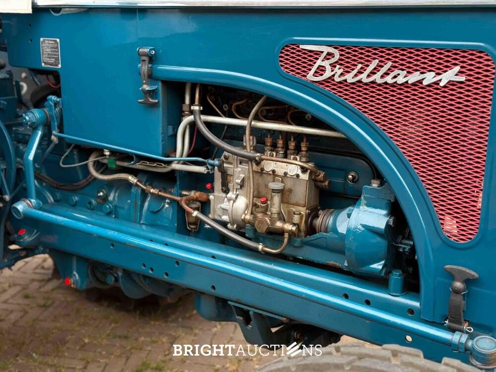 Rifra Saloon (EIGENBOUW - Pipowagen) 1953, LPL-80-D + Hanomag R442T-Brillant Tractor 42pk 1962, TDJ-78-P