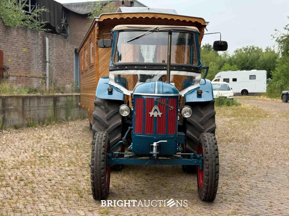 Rifra Saloon (EIGENBOUW - Pipowagen) 1953, LPL-80-D + Hanomag R442T-Brillant Tractor 42pk 1962, TDJ-78-P