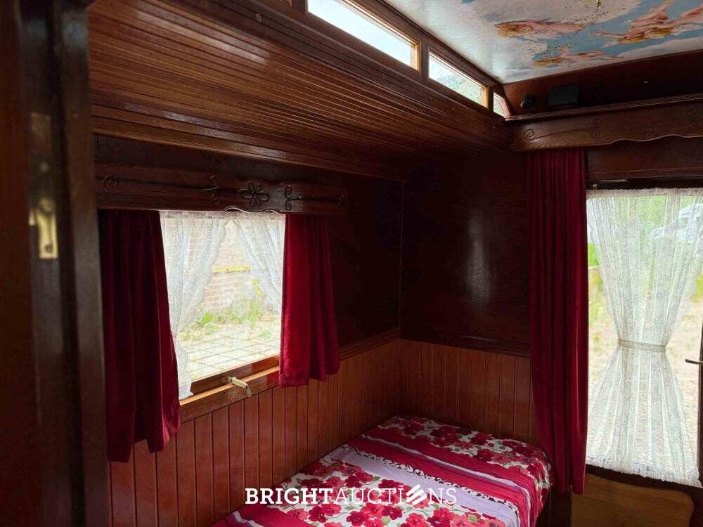 Rifra Saloon (EIGENBOUW - Pipowagen) 1953, LPL-80-D + Hanomag R442T-Brillant Tractor 42pk 1962, TDJ-78-P