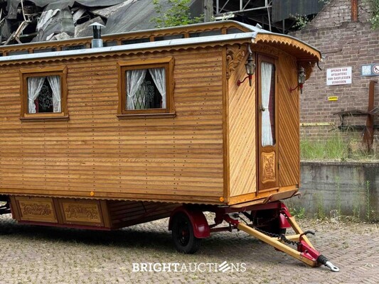 Rifra Saloon (EIGENBOUW - Pipowagen) 1953, LPL-80-D + Hanomag R442T-Brillant Tractor 42pk 1962, TDJ-78-P