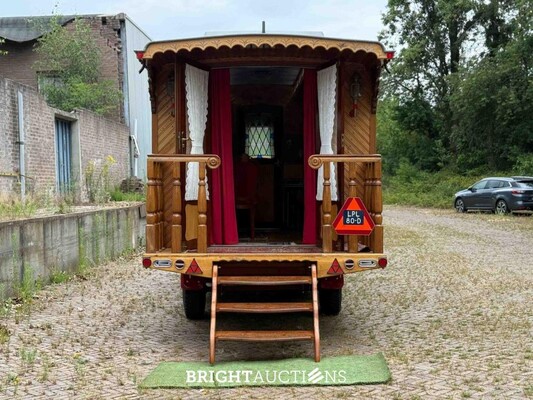 Rifra Saloon (EIGENBOUW - Pipowagen) 1953, LPL-80-D + Hanomag R442T-Brillant Tractor 42pk 1962, TDJ-78-P