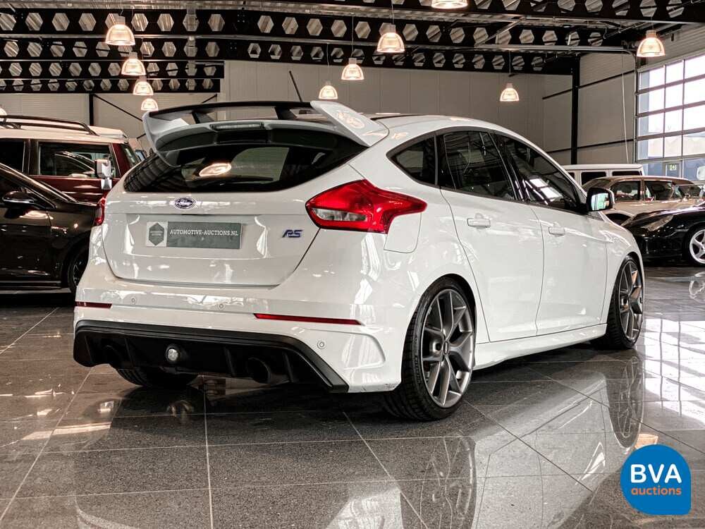 2017 Ford Focus RS 350hp.