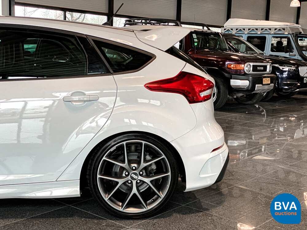 2017 Ford Focus RS 350hp.