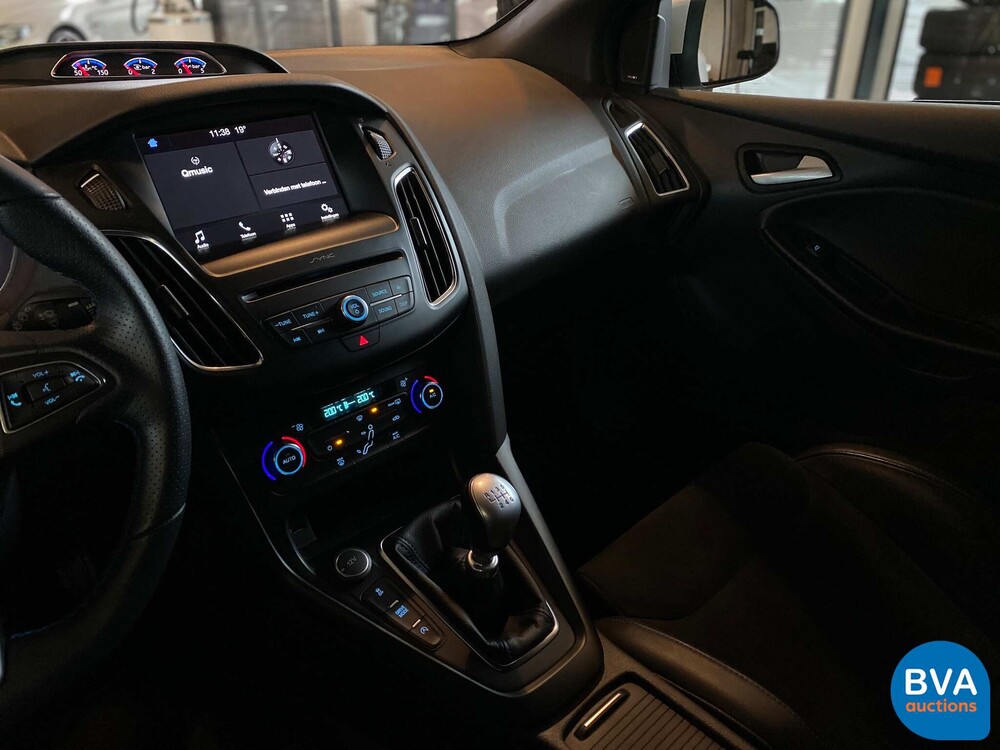 2017 Ford Focus RS 350hp.