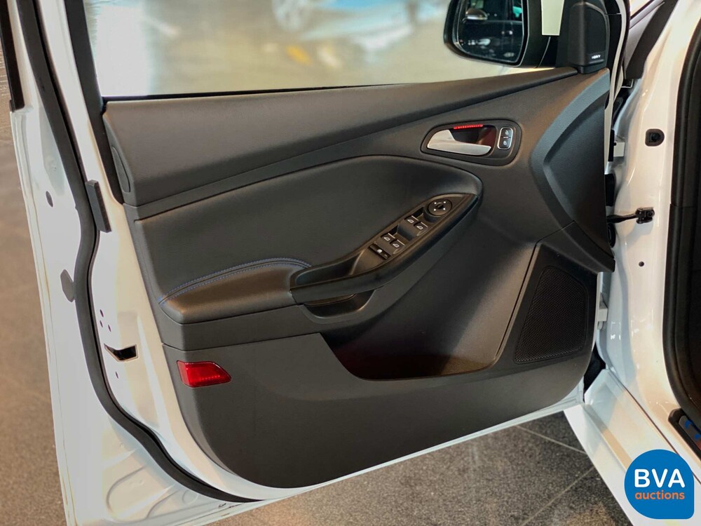 2017 Ford Focus RS 350hp.