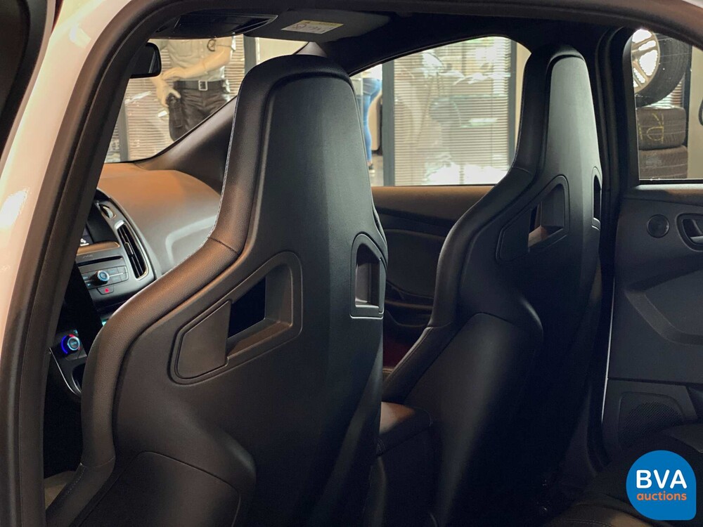 2017 Ford Focus RS 350hp.