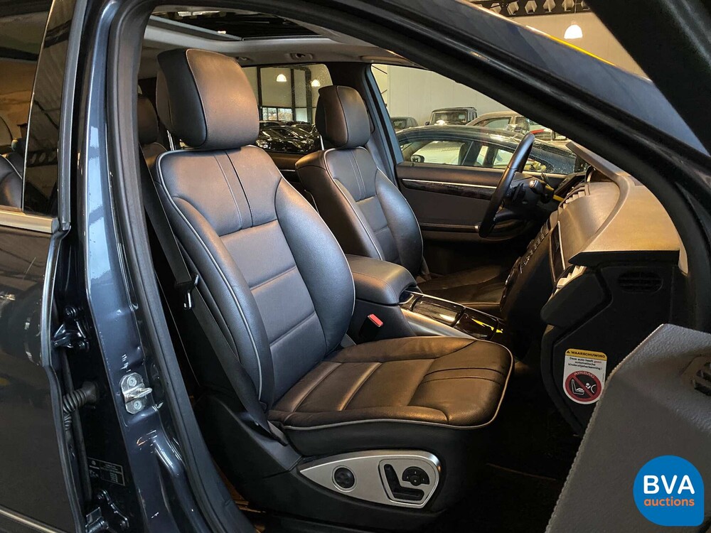 Mercedes-Benz R350 CDI BueTec Long 4-Matic 7-person R-class 211pk 2011, RS-281-P.