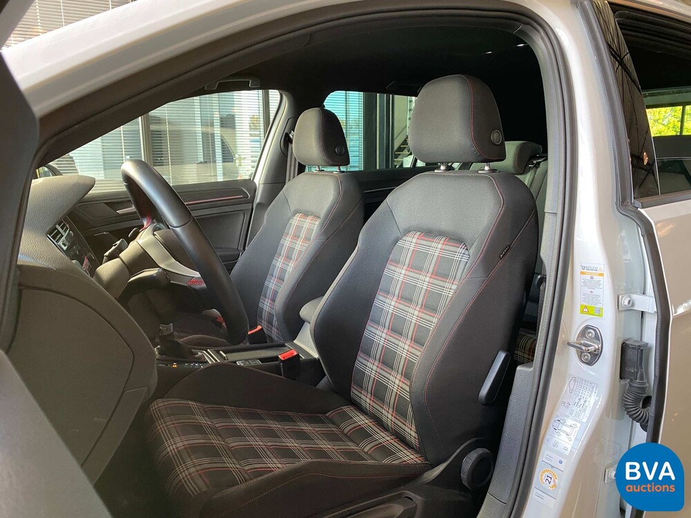 Volkswagen Golf GTI 2.0 TSI Performance 245hp 2020 FACELIFT, K-876-HF.