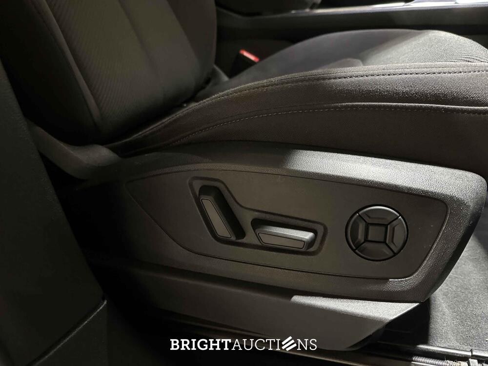 Audi e-tron 50 Quattro Business edition 71 kWh 313pk 2020 (Origineel-NL), J-427-FG