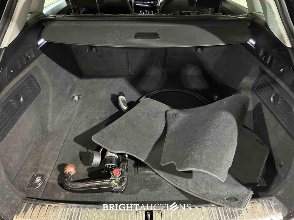 Audi e-tron 50 Quattro Business edition 71 kWh 313pk 2020 (Origineel-NL), J-427-FG