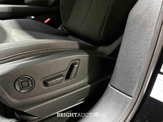 Audi e-tron 50 Quattro Business edition 71 kWh 313pk 2020 (Origineel-NL), J-427-FG
