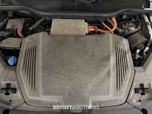 Audi e-tron 50 Quattro Business edition 71 kWh 313pk 2020 (Origineel-NL), J-427-FG