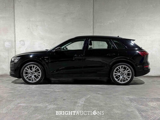 Audi e-tron 50 Quattro Business edition 71 kWh 313pk 2020 (Origineel-NL), J-427-FG